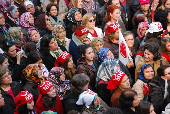 MHP LİDERi DEVLET BAHÇELİ AKHİSARLILAR İLE BULUŞTU